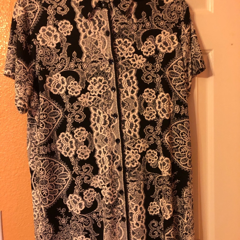 Avenue button down dress with collar.